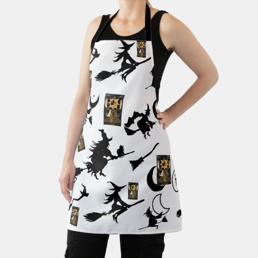Tablier sorcière assistant chatte lune bloomstick (Insitu)