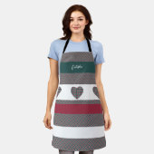 Tablier Tartan Moderne Vert Bourgogne Avec Coeurs (Porté)