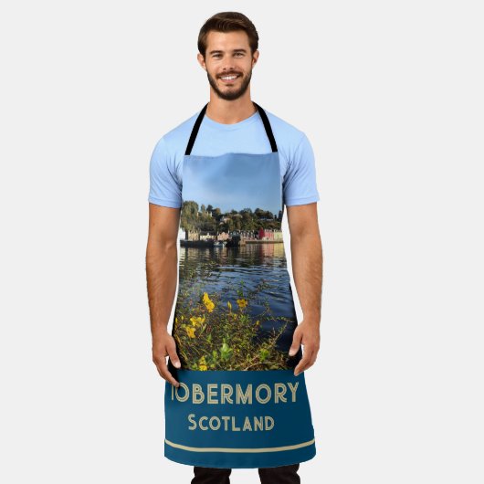 Tablier Tobermory, île de Mull, Écosse avec fleurs avr. (Porté)