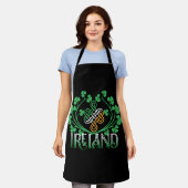 TABLIER TRÈFLE IRLANDE (Porté)