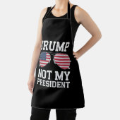 Tablier Trump, pas mon président contre Trump (Insitu)