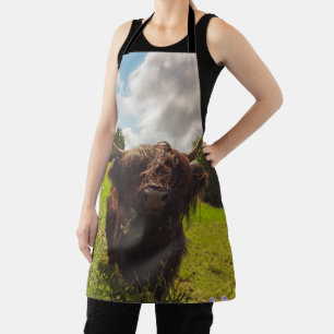 Tablier Vache noire pâturage vert champ soleil