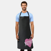 Tablier Valentine XOXO Coeur rose sur Noir (Porté)