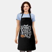 Tablier Vibes éffrayantes uniquement Halloween Sloth T-Shi (Porté)