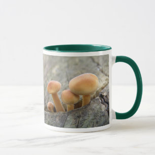 Tabourets sur un tronc d'arbre Mug