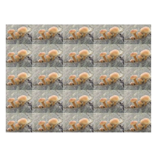 Tabourets sur une nappe de tronc d'arbre (Devant (Horizontal))