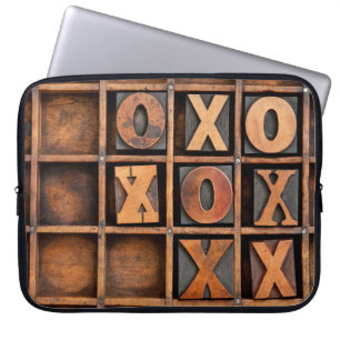 tac-teen- of -noughts en crosses - laptop sleeve
