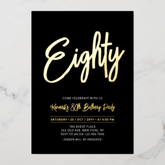 tachtig | Zwart grafisch script 80e verjaardag Folie Uitnodiging (Voorkant)