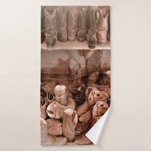 Tack Room rempli de Bootsboots Cowboy bien usé, co (Serviette de bain)