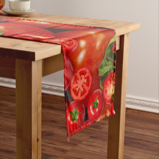 Tafelkleed met verse tuintomaten