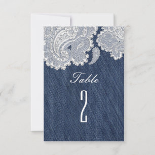Tafelnummers voor trouwfeest met denim jeans en wi