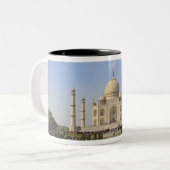 Taj Mahal, een mausoleum in Agra, India, Tweekleurige Koffiemok (Voorkant links)