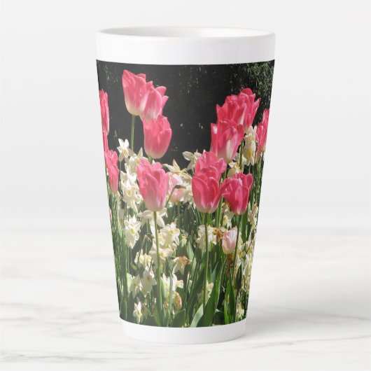 Tall Latte Mok roze tulpen (Voorkant)