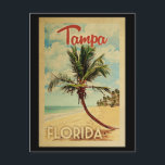 Tampa Carte Postale Palm Tree Vintage voyage<br><div class="desc">Un imprimé d'art moderne Tampa Floride du milieu du siècle rétro unique dans le style d'affiche de voyage vintage. Il dispose d'un palmier incurvé sur une plage de sable avec l'océan sous un ciel bleu nuageux.</div>