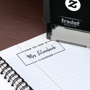 Tampon Auto-encreur À Partir Du Bureau Du Nom De Script manuscrit