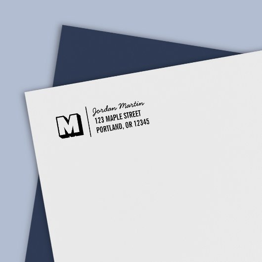 Tampon Auto-encreur Adresse de retour en monogramme et nom en écriture