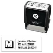 Tampon Auto-encreur Adresse de retour en monogramme et nom en écriture (En situation)