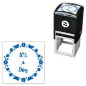 Tampon Auto-encreur Bébé bleu Papillons et fleurs personnalisés (En situation)