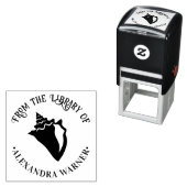 Tampon Auto-encreur Coquille de Conque Élégante Bibliothèque Ronde de  (En situation)