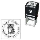 Tampon Auto-encreur Cute Tiger Cub Round Address (En situation)