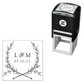 Tampon Auto-encreur Elegant Laurel Monogram Mariage Enregistrer la dat (En situation)