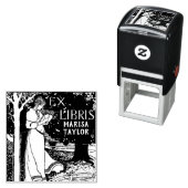 Tampon Auto-encreur Femme Lecture sous l'arbre (En situation)