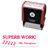 Tampon Auto-encreur Fun "SUPERB WORK !" + Nom de l'enseignant personna (En situation)