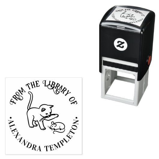 Tampon Auto-encreur Kitten Jouer avec souris rond Bibliothèque Nom du (En situation)