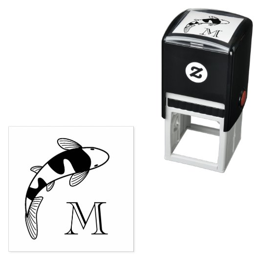 Tampon Auto-encreur Monogramme de poisson koi initial (En situation)