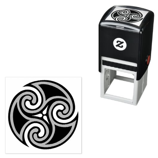 Tampon Auto-encreur Ornement Celtique Triskele (En situation)