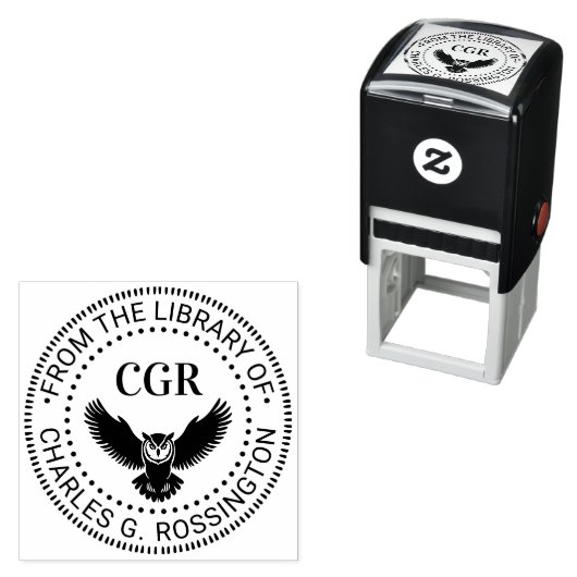 Tampon Auto-encreur Owl in Flight Front View Library Book Name (En situation)