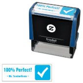 Tampon Auto-encreur "Parfait à 100% !" + Nom de l'éducateur Timbre en  (En situation)