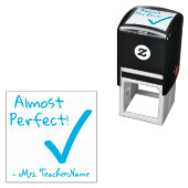 Tampon Auto-encreur "Presque Parfait !" Timbre en caoutchouc de l'ense (En situation)