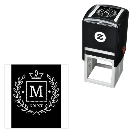 Tampon Auto-encreur "Royal NMKY Emblem – Monogram M Crest Design" (En situation)