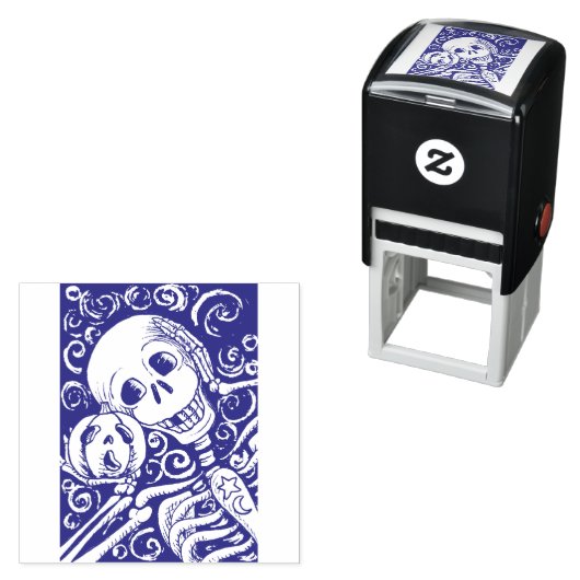 TAMPON AUTO-ENCREUR SKELETON SOURIANTE ET SA JACK-O'-LANTERN, HALLOWEE (En situation)