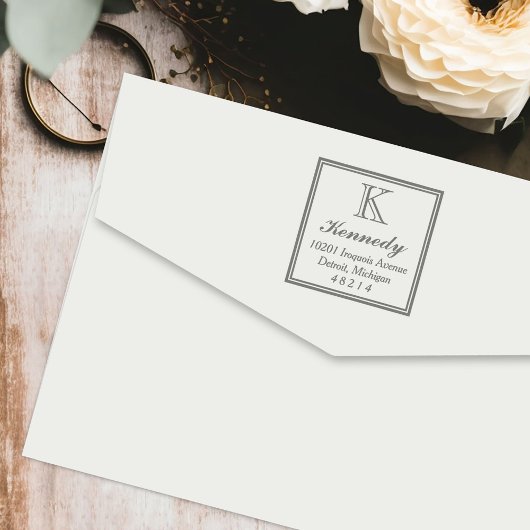 Tampon Auto-encreur Staten Carré Monogramme Adresse de retour initiale