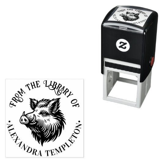 Tampon Auto-encreur Tête de sanglier rustique bibliothèque nom du livr (En situation)