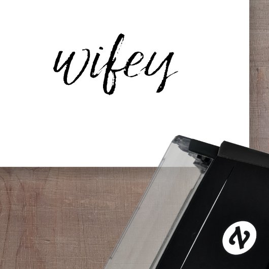 Tampon Auto-encreur Wifey - Whimsical Black Calligraphy pour la mariée