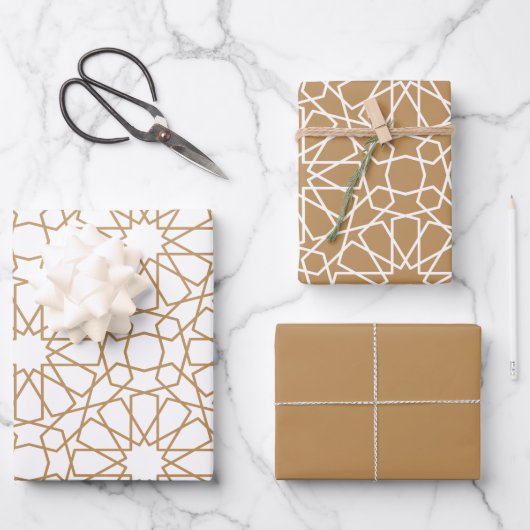 Tan Arabesque Pattern Gift Wrapping Paper (Voorkant)