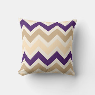 Tan, aubergine Paarse, en ivoor Chevron Pattern Kussen