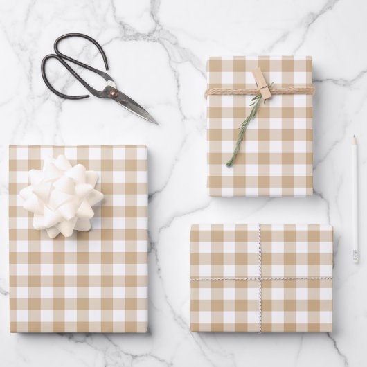 Tan Beige White Gingham Plaid Inpakpapier Vel (Voorkant)