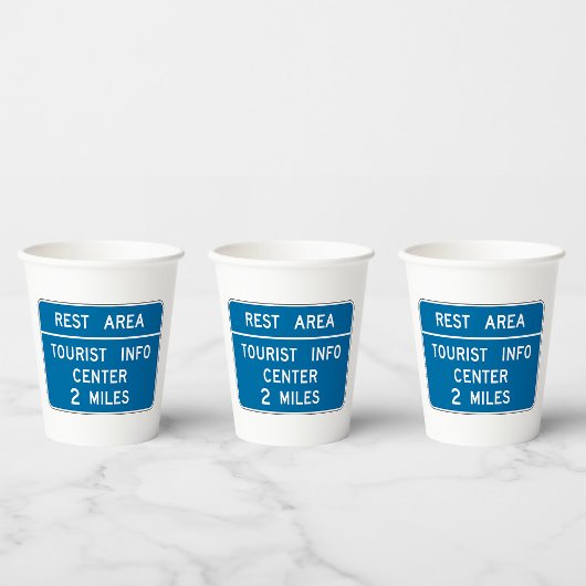 Tanduiding van het toeristisch informatiecentrum papieren bekers