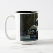 Tank van een alternatieve realiteit tweekleurige koffiemok (Links)