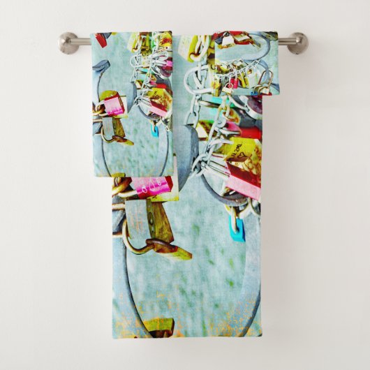 Tant d'amour ! L'amour serrure pour l'amour éterne (En situation)