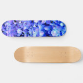 Tanzaniet hydrangeas, blauwe paarse magenta bloeme skateboard (Horizontaal)