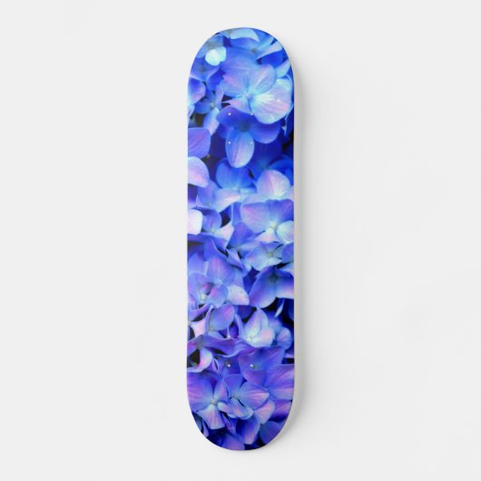 Tanzaniet hydrangeas, blauwe paarse magenta bloeme skateboard (Voorkant)