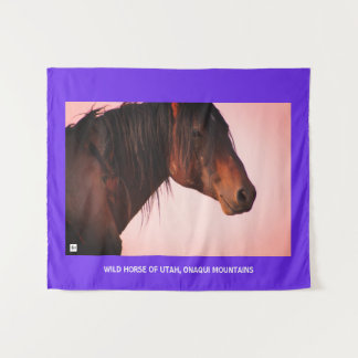 TAPESTRY WILD HORSE OF UTAH, ONAQUI MOUNTAINS WANDKLEED