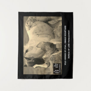 Tapestry WILD HORSES OF UTAH, ONAQUI MOUNTAINS BLM Wandkleed