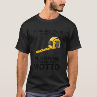 Tapijt installateur Design voor de bouw vloer in T-shirt