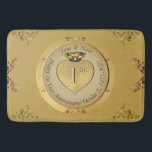 Tapis De Bain 1er/50e anniversaire de Mariage Golden<br><div class="desc">Hélas, un somptueux tapis de bain pour honorer votre 1er ou 50ème anniversaire de mariage avec un emblème du coeur et un texte de médaillon, c'est vraiment spécial ? ! L'ocre doré aux motifs ornés du coeur, pour une touche romantique. Si vous souhaitez une personnalisation ou une illustration faite pour...</div>